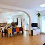 Mata By El-pi Tours Holiday home Malinska
